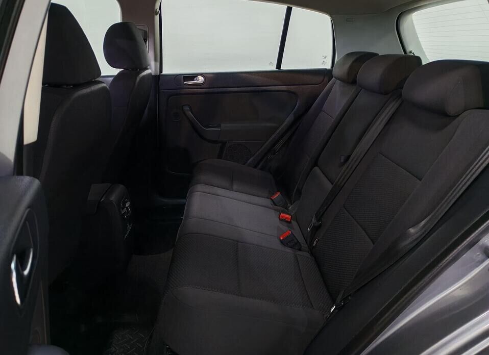 Volkswagen Golf Plus, II 1.6 AMT (102 л.с.)