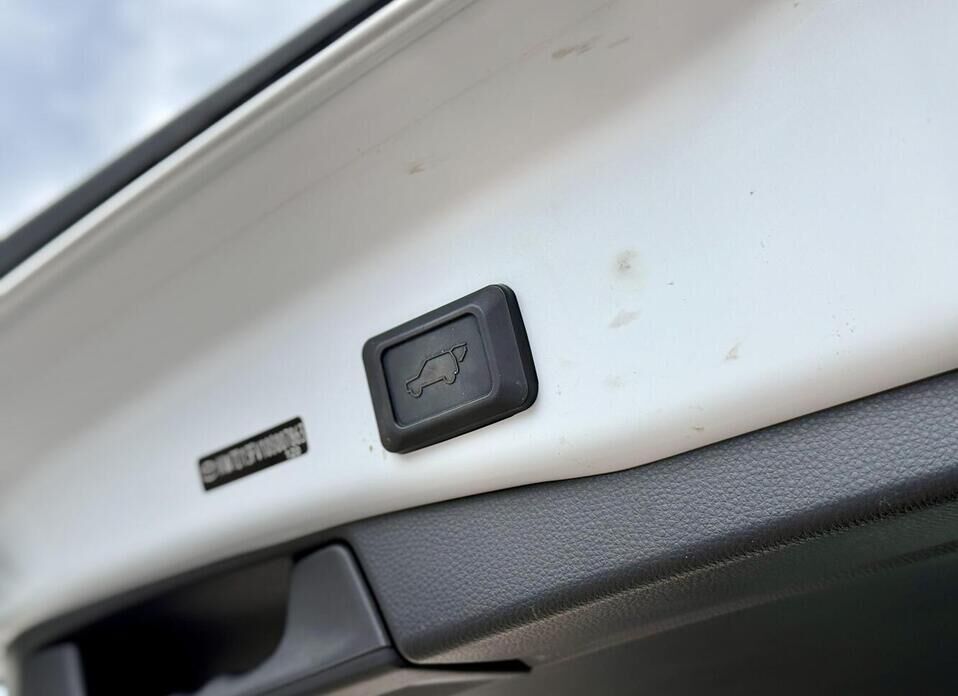 Toyota RAV4, V (XA50) 2.5 AT (199 л.с.) 4WD