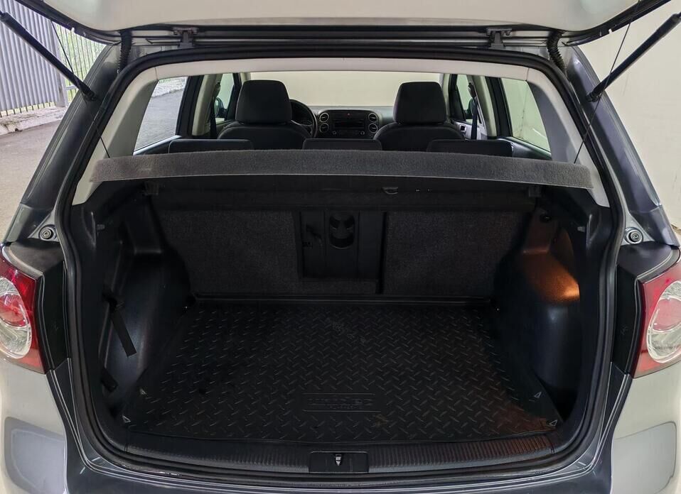 Volkswagen Golf Plus, II 1.6 AMT (102 л.с.)